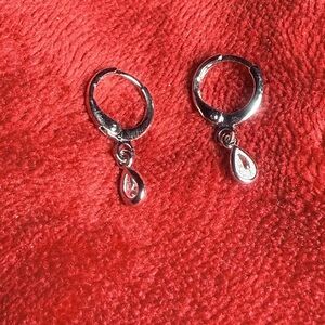 SHEIN Silver Teardrop Earrings